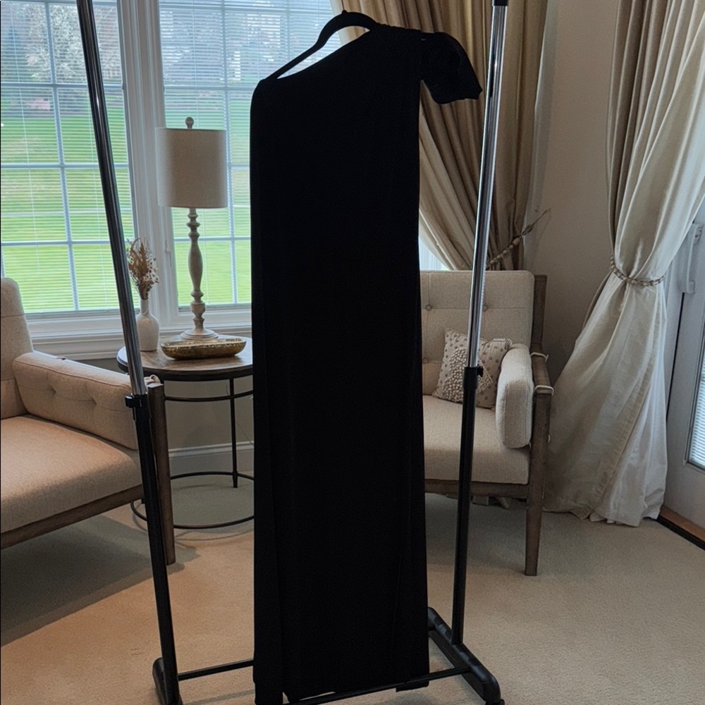 Elegant Black One-Shoulder Dress